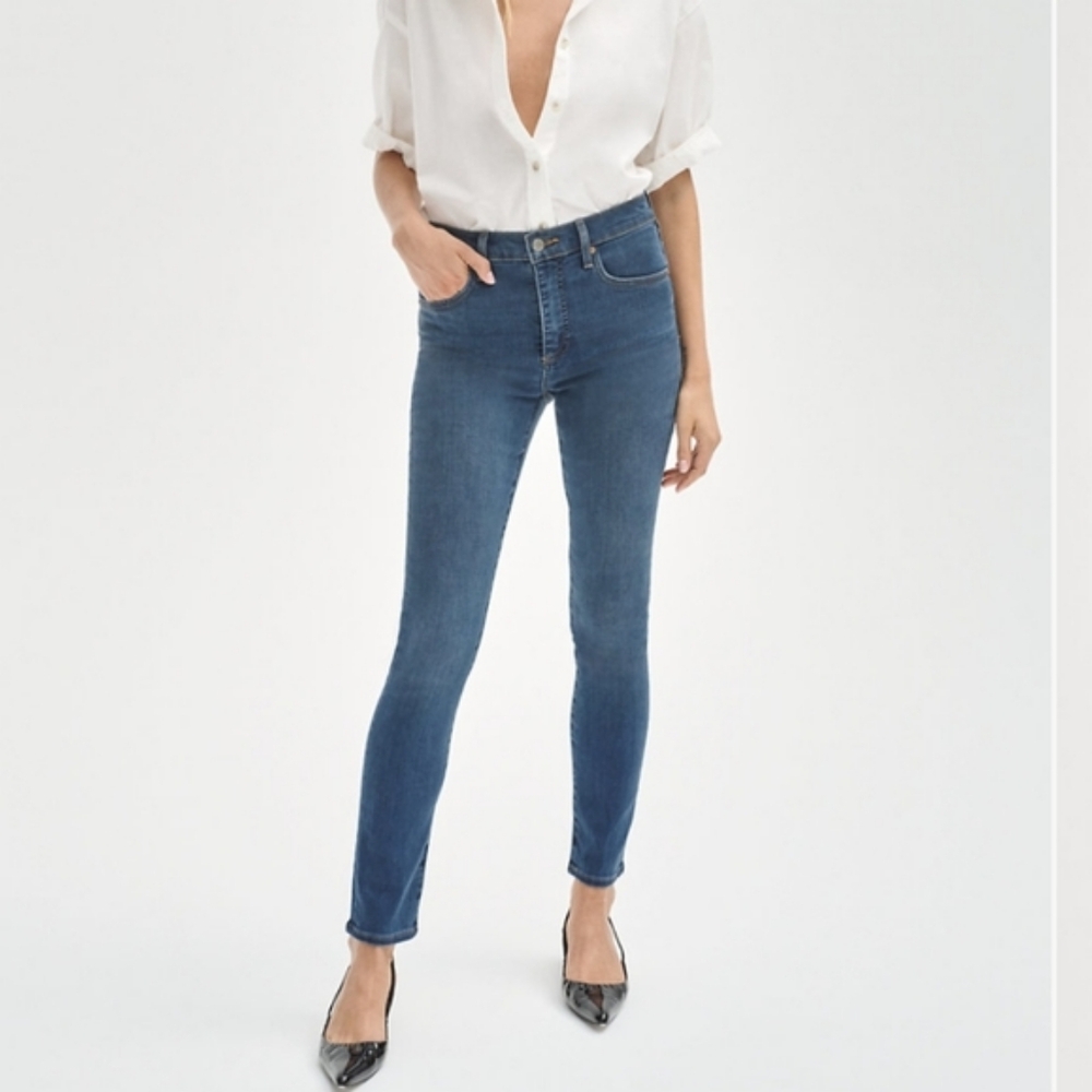 NWOT Denim Forum 24 Modern Contemporary Lola Mid Rise Stretch Skinny Jeans